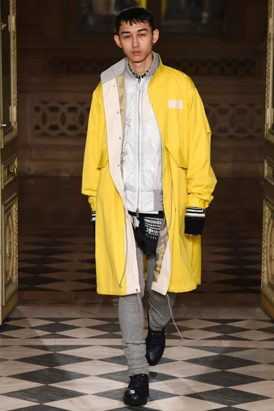 Look 37